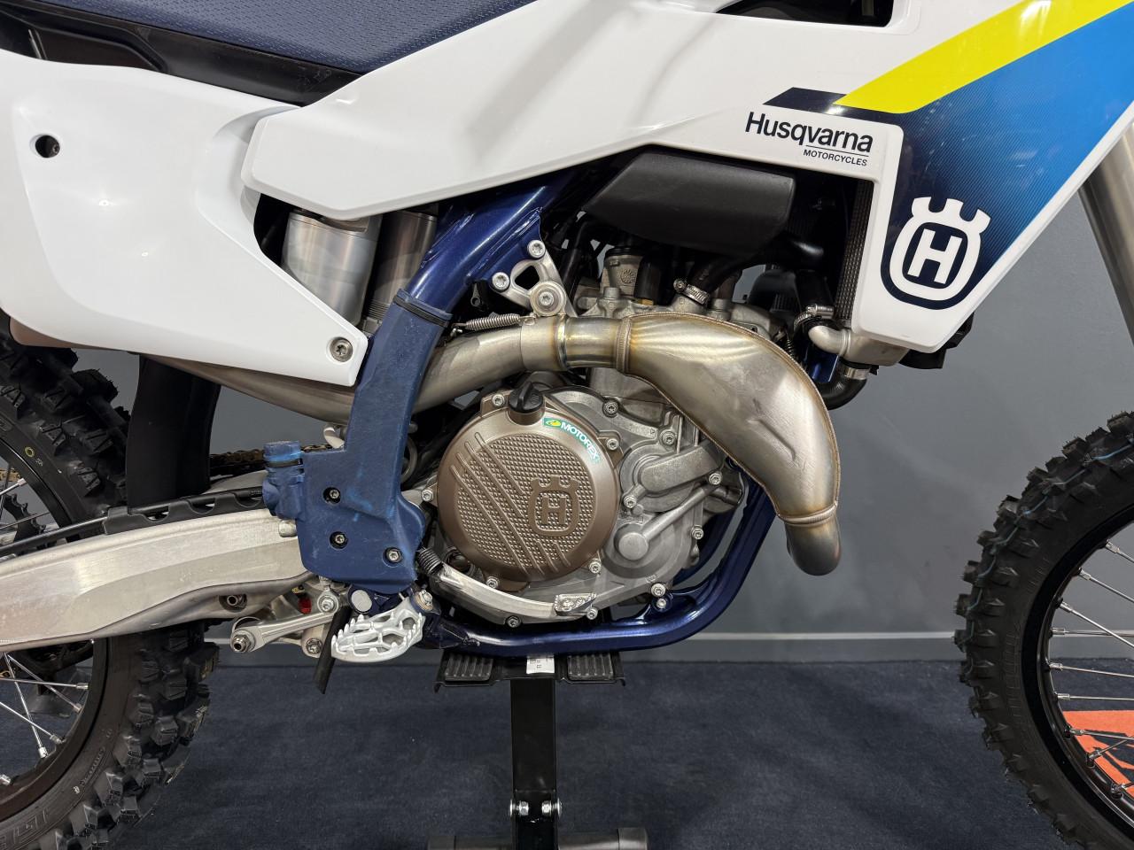 Husqvarna FC450 (2025)  slechts 26uur.