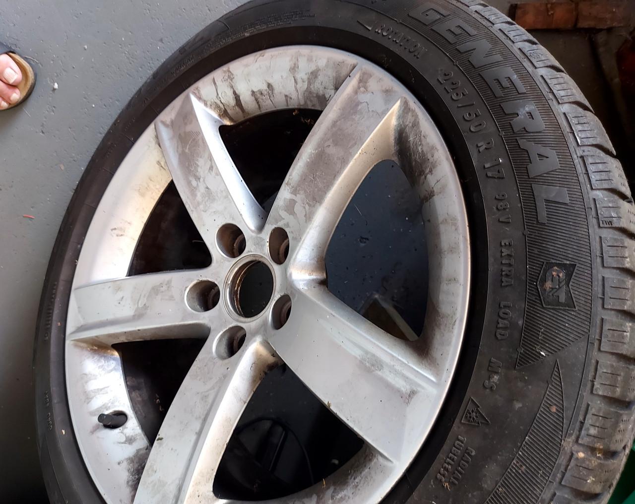 Audi wiel in mooie staat 225-50-17.........7.5 J 17H2 ET 28