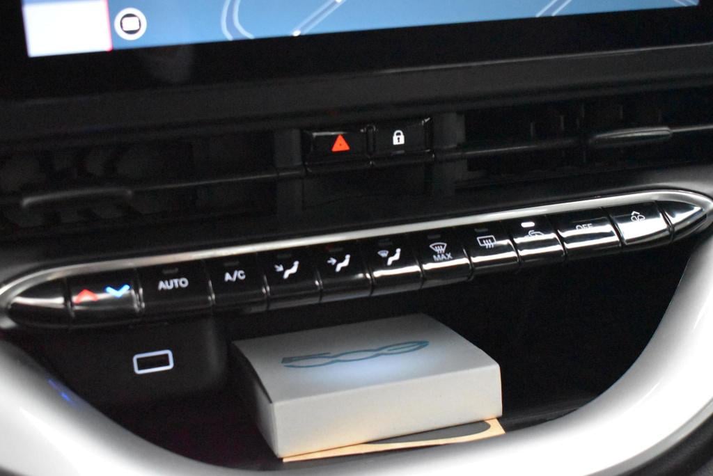 Fiat 500 icon 42 kwh | climate control | cruise control | trekhaak | achter
