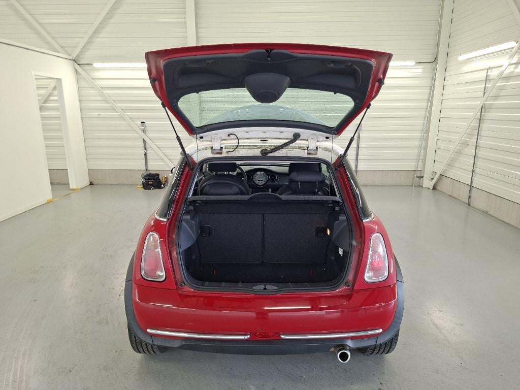 Mini !.6 Cooper-2005-km. 180.000-Airco-stuurbekr-L.M.velgen-apk-2600,=