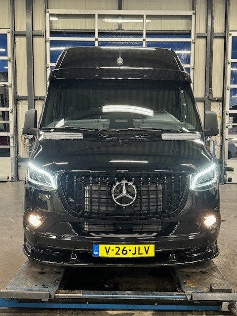 Mercedes-Benz Sprinter 319 1.9 cdi l2 l distronic l 3,5 t trekhaak l led l 
