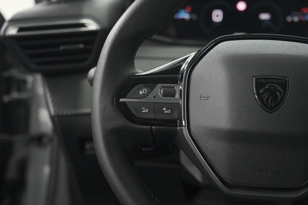 Peugeot 208 puretech 100 allure | 360 camera | apple carplay | dodehoekdete