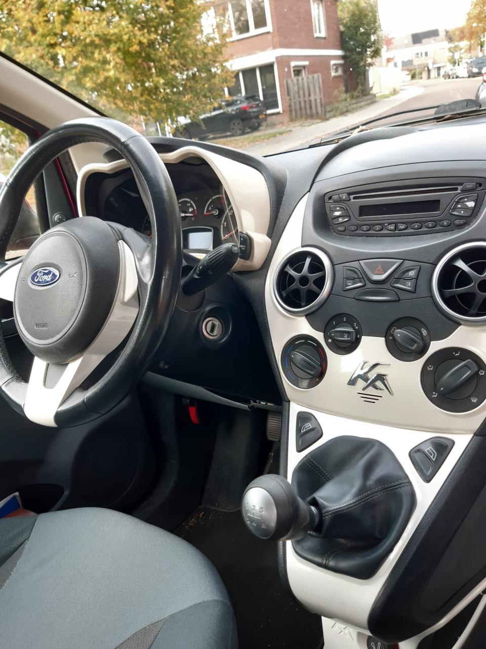 Ford Ka 1.2 51 kw titanium