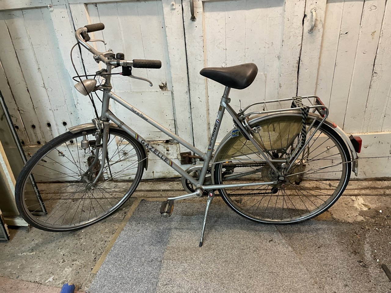 2 damesfietsen en 1 herenfiets