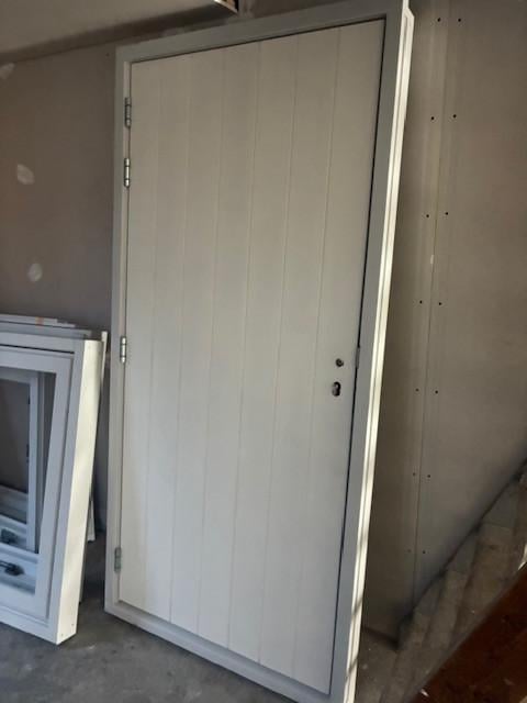 Geïsoleerde buitendeur – maatwerk (ook met kozijn)