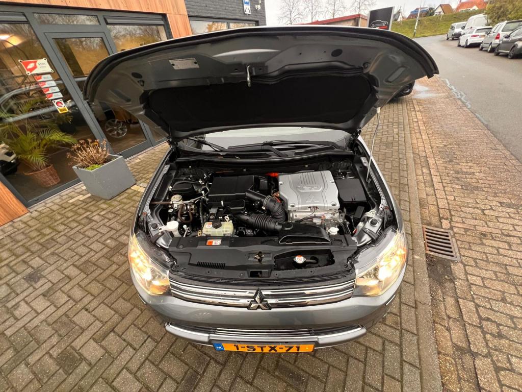 Mitsubishi Outlander 2.0 phev instyle