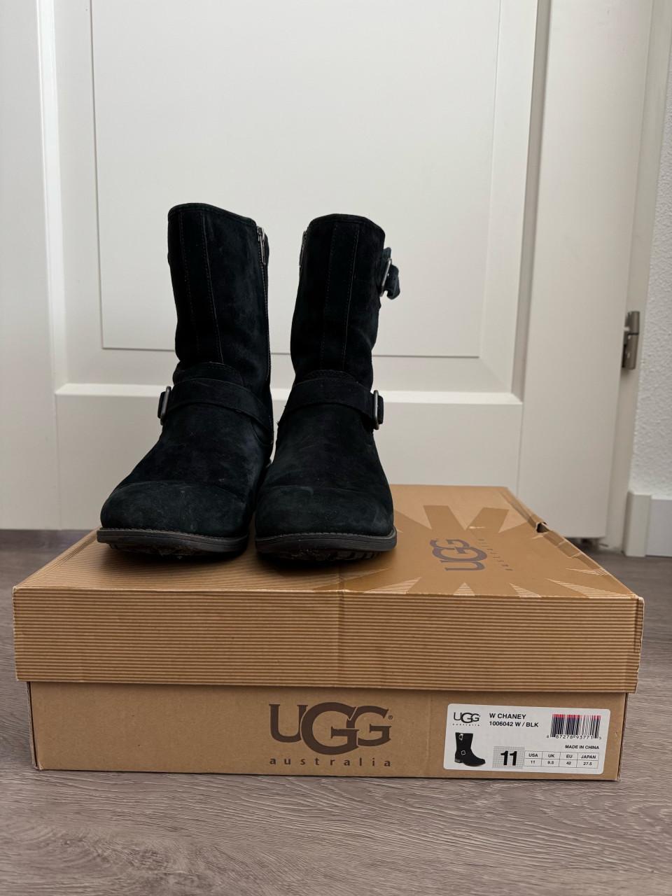 Zwarte, warme vachtlaarzen van UGG in maat 42