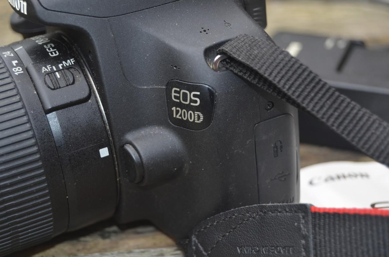 Canon EOS 1200D +2 Accu's