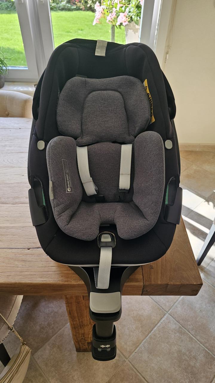 Maxi-Cosi  Pebble 360 autostoel + FamilyFix 360 Essential Black