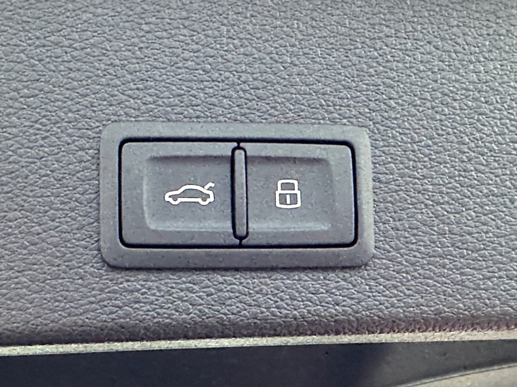 Audi Q2 35 tfsi 150pk s-tronic s-line | led | camera | carplay | elek. acht