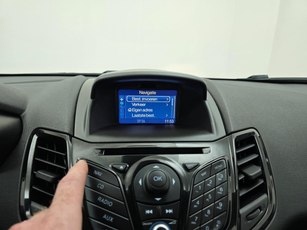 Ford Fiesta occasion titanium uitvoering met cruisecontrol en bluetooth | t