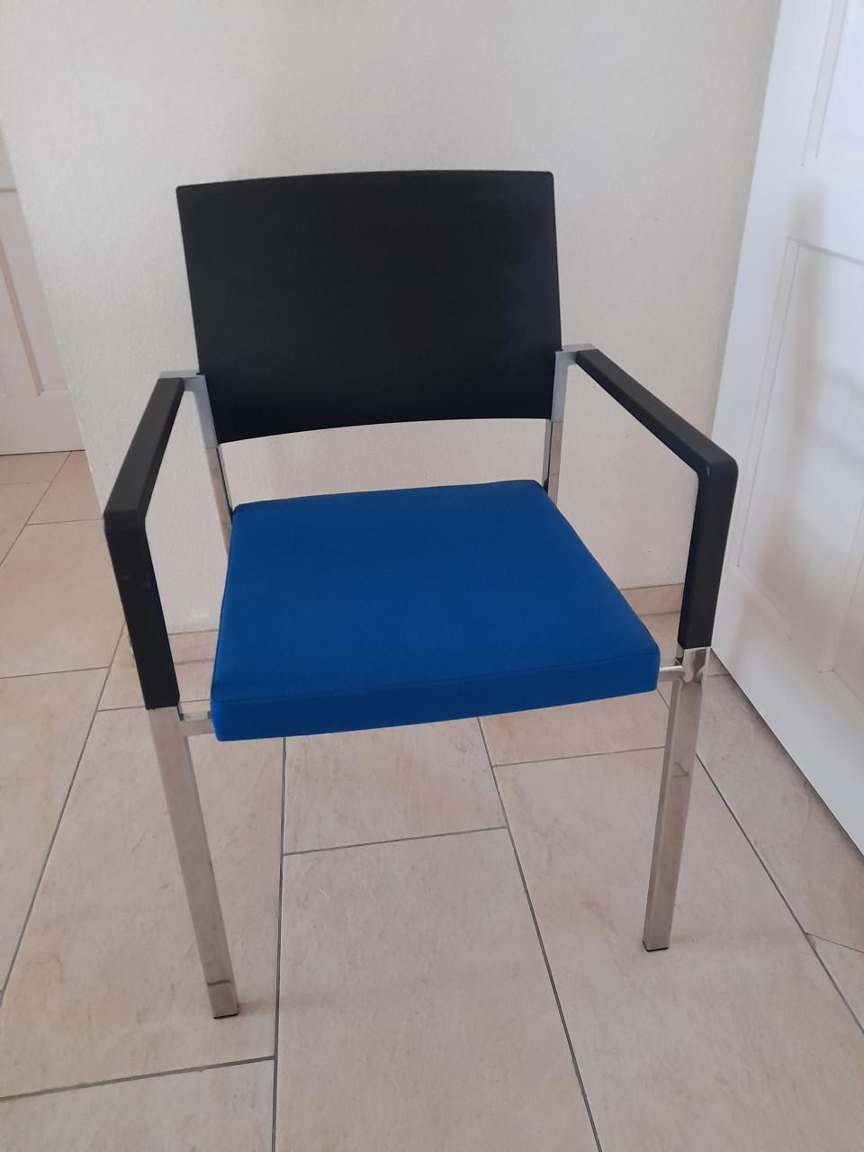 Mooie bureaustoel / vergaderstoel ( in goede staat )