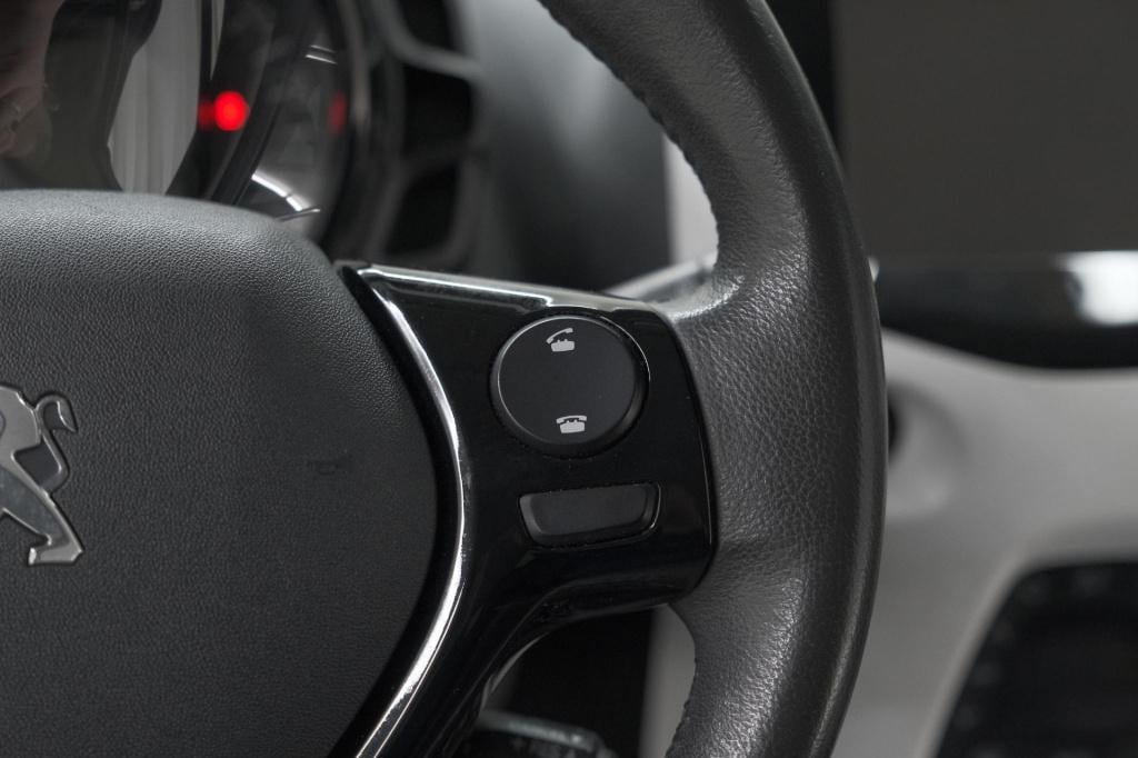 Peugeot 108 1.0 e-vti première | camera | climate control | 15 inch lichtme