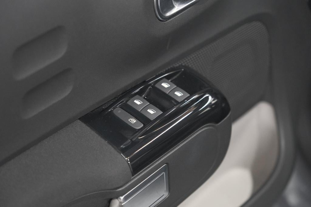 Citroen C3 puretech 82 s&s shine | trekhaak | camera | apple carplay