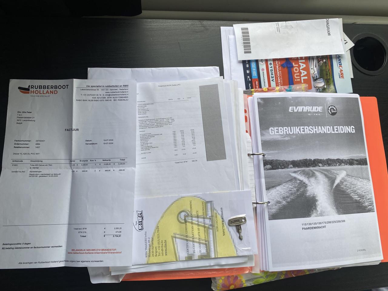 Zodiac Yachtline 420 met 40 pk evinrude E-TEC en RIBA trailer