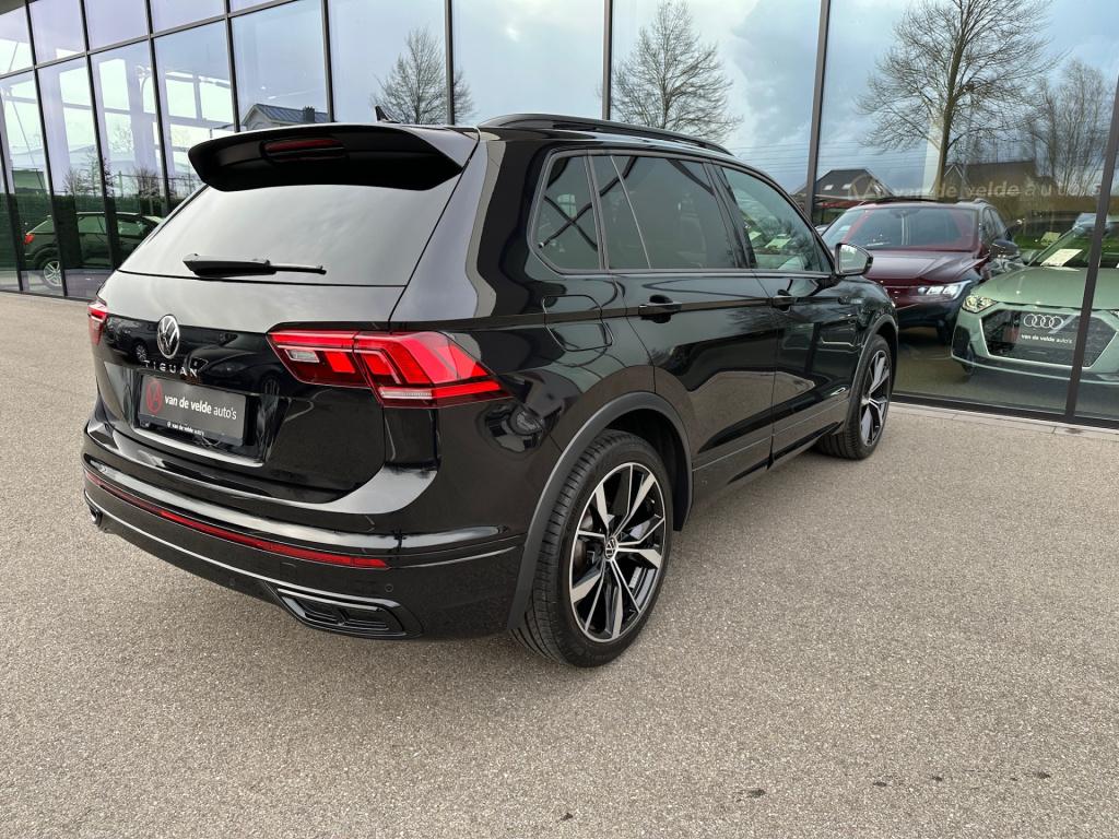 Volkswagen Tiguan 1.5 tsi 150pk dsg r-line | panoramadak | 20 inch | black 