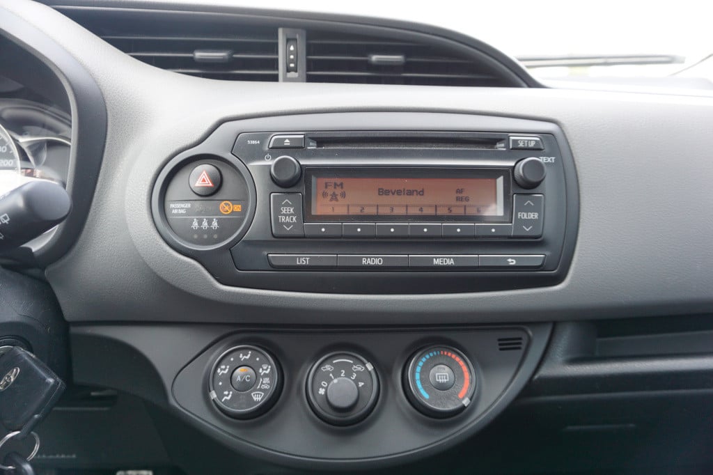 Toyota Yaris 1.3 vvt-i now airco / elektr. ramen / nap