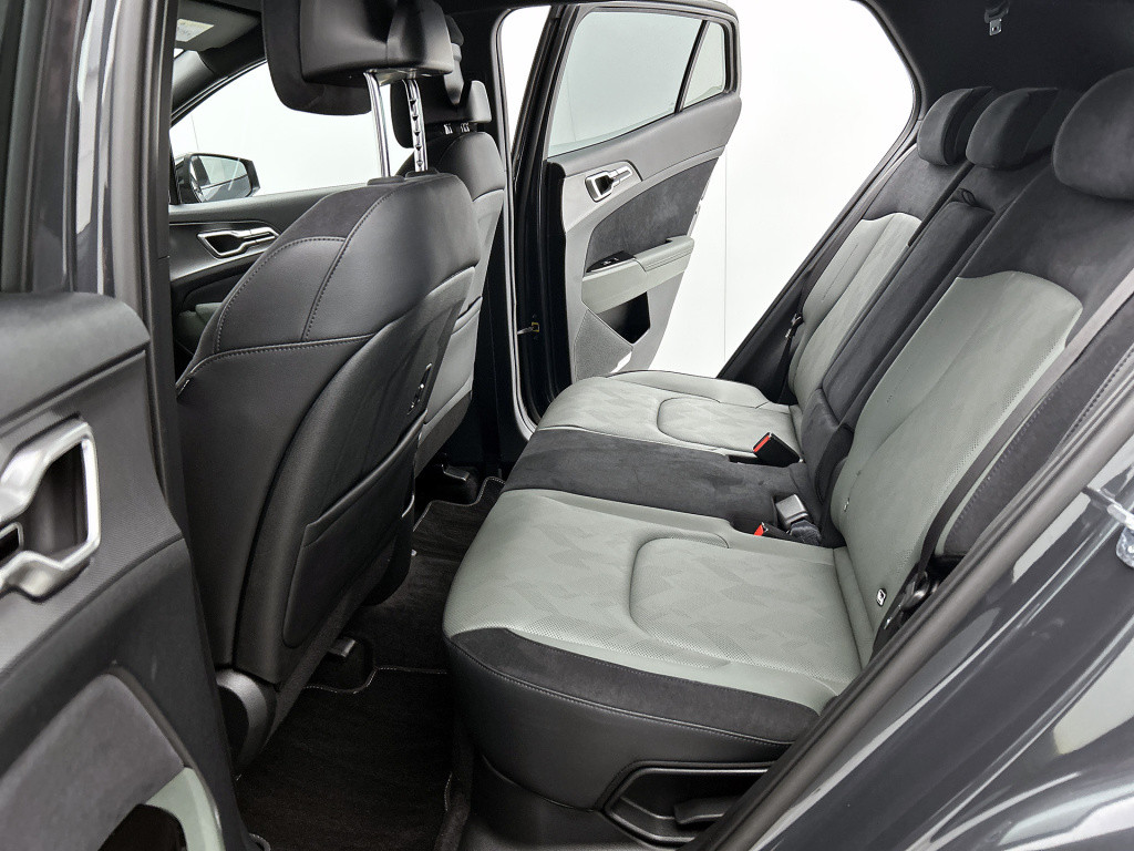 Kia Sportage 1.6 t-gdi hybrid dark edition | dark grey | stoelverwarming |