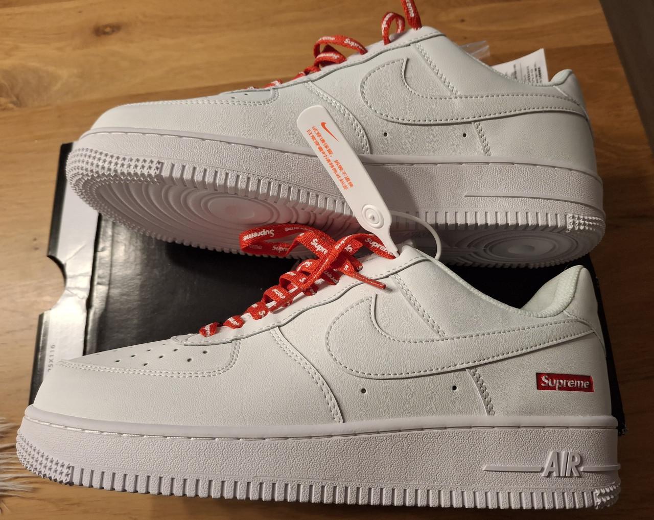 Sneakers Wit maat 46.