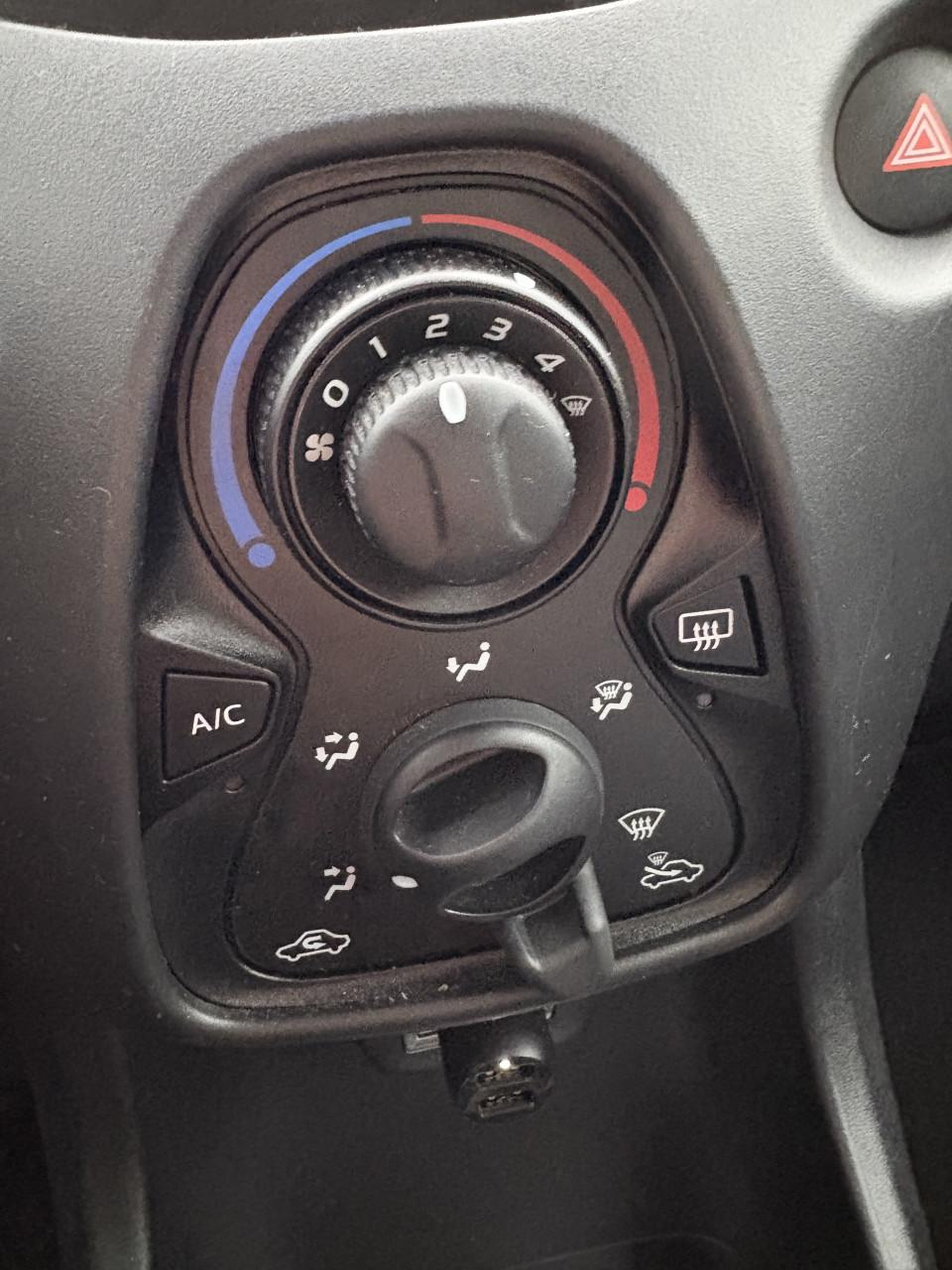 Toyota aygo 1.0 VVT-I x-fun