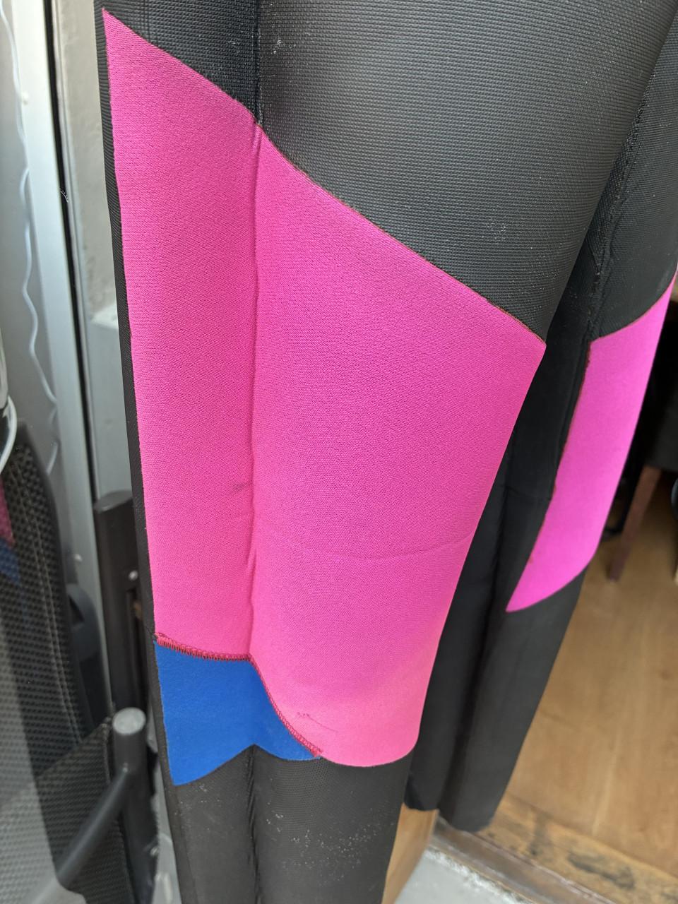 Surfpak/wetsuit met surfschoenen
