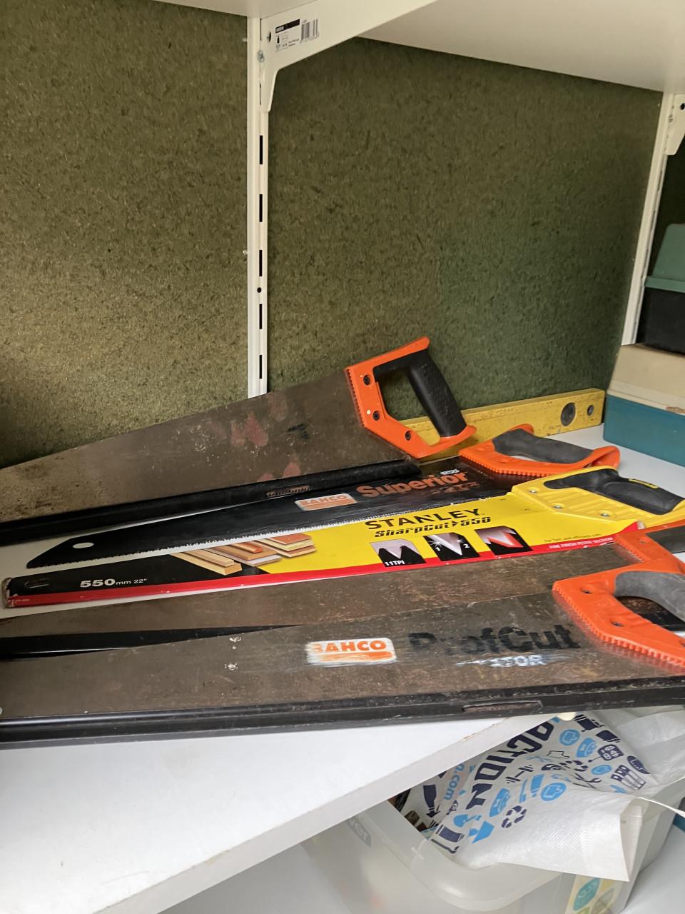 Te koop diverse handgereedschappen liefst in een koop