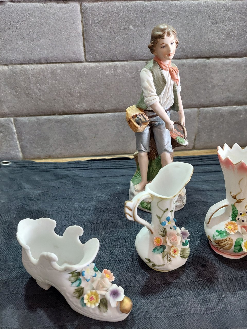5 porseleinen beeldjes