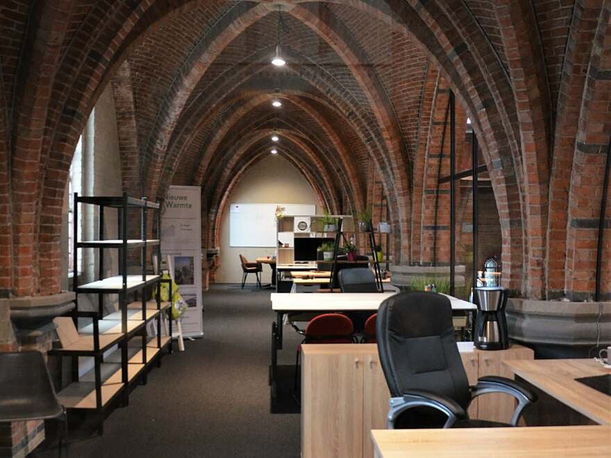 Winkel- & kantoorruimte te huur in de iconische Cuyperskerk – Sas van Gent