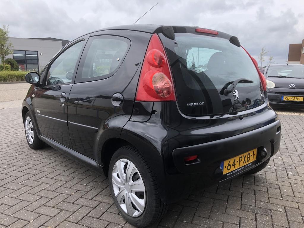 Peugeot 107 1.0-12v millesim 200