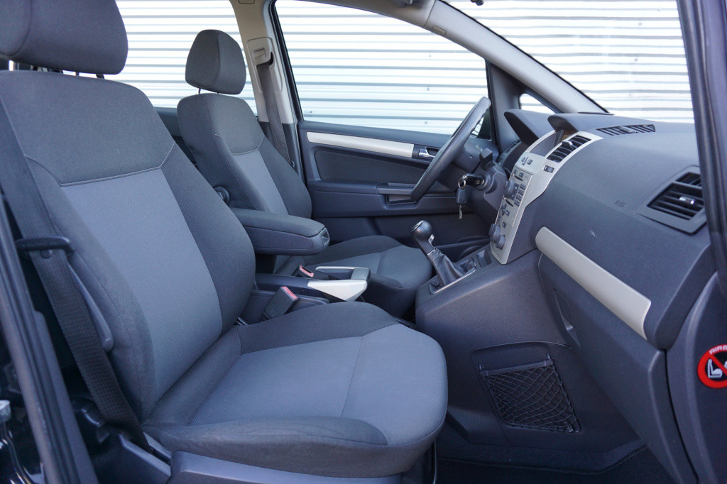 Opel Zafira 1.6 temptation - 7persoons - airco / navi / cruise / elektr. ra