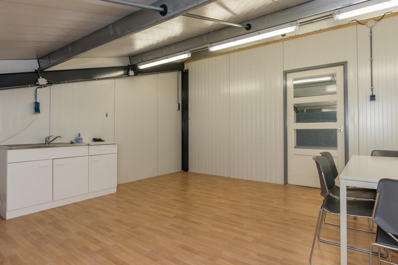 TE HUUR: Ruime loods - 200m2 - Bedrijventerrein Cruijckelcreke
