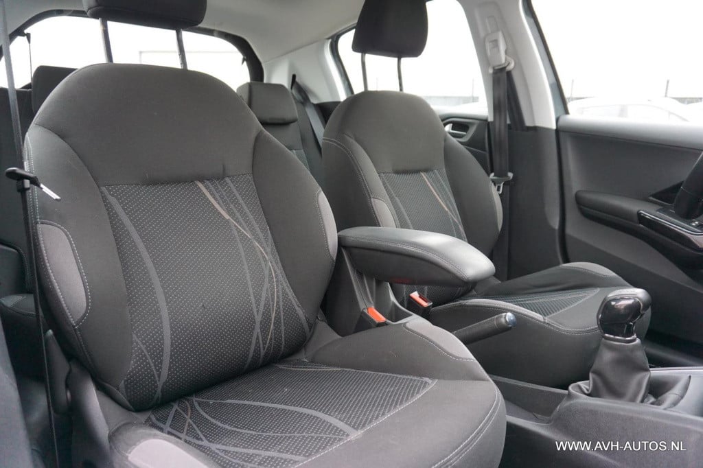Peugeot 208 1.2 vti active
