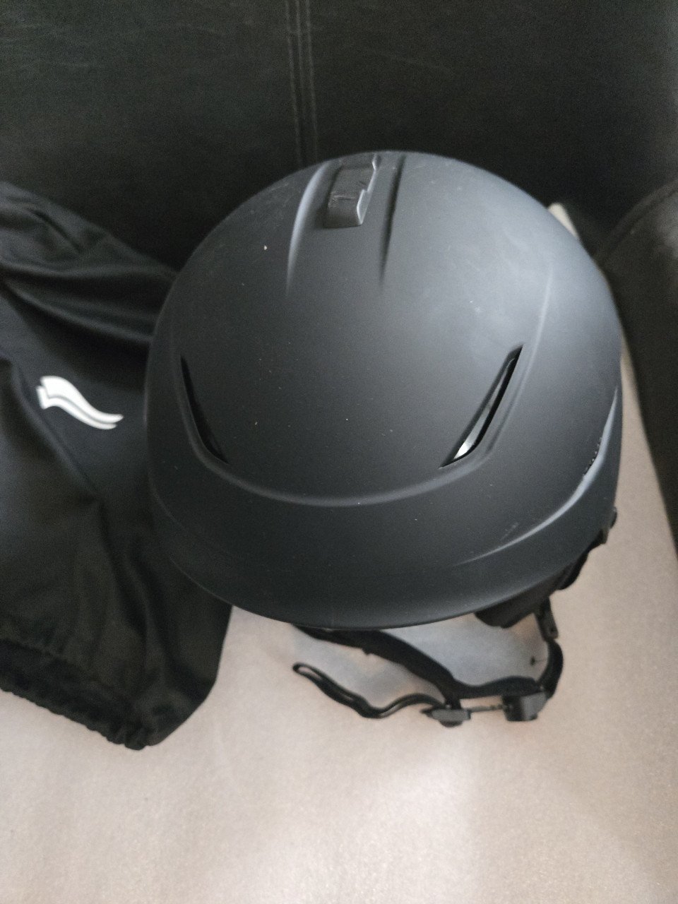 2 x skihelm Crivit en 3 x skibril Wed'ze