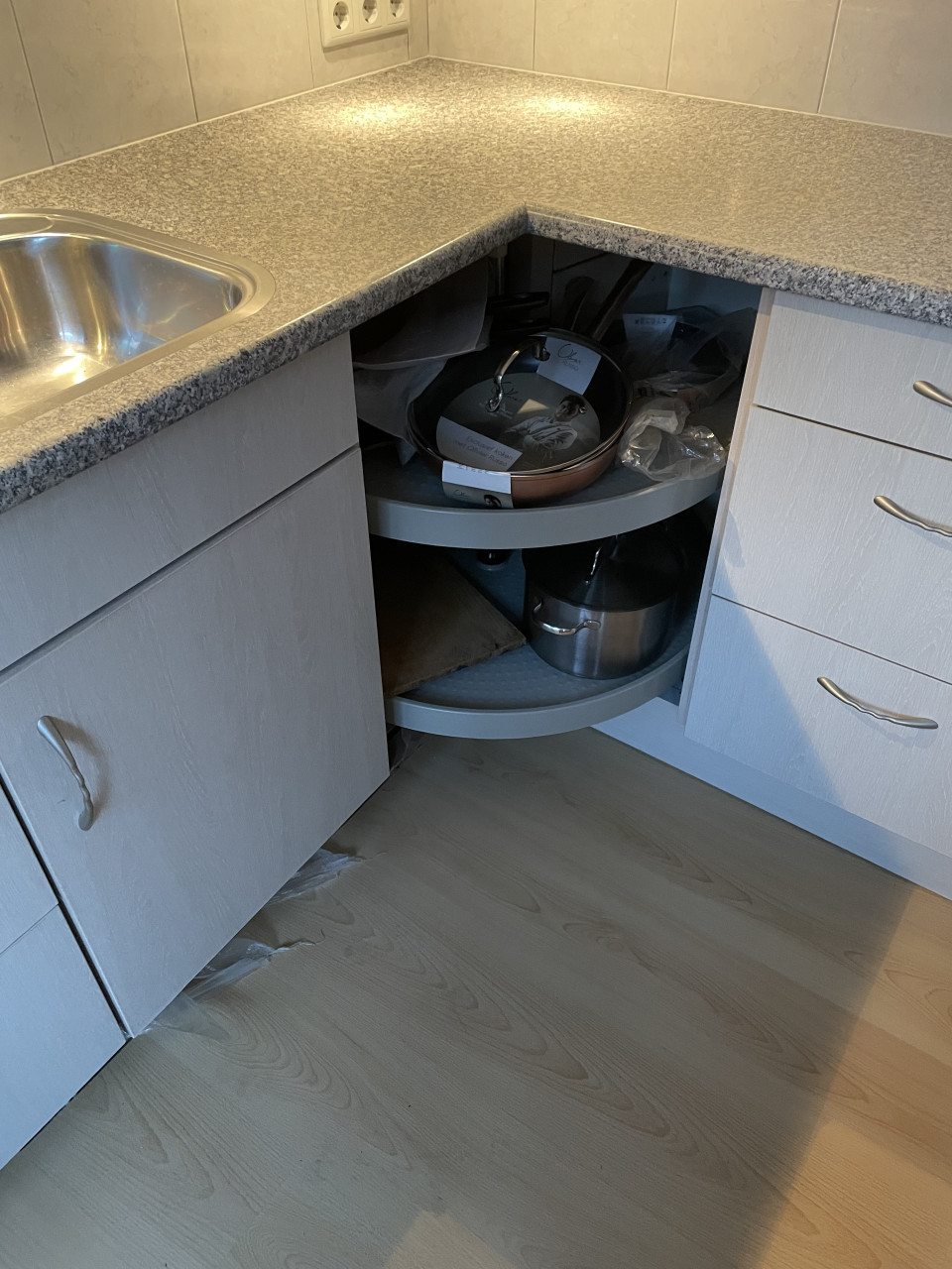 Te koop degelijke L vorm keuken