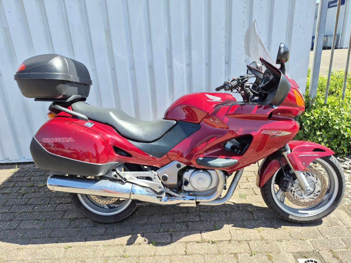 Honda Deauville 650 uit 2003
