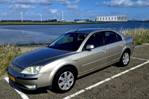 Ford Mondeo Futura 1.8, 2004