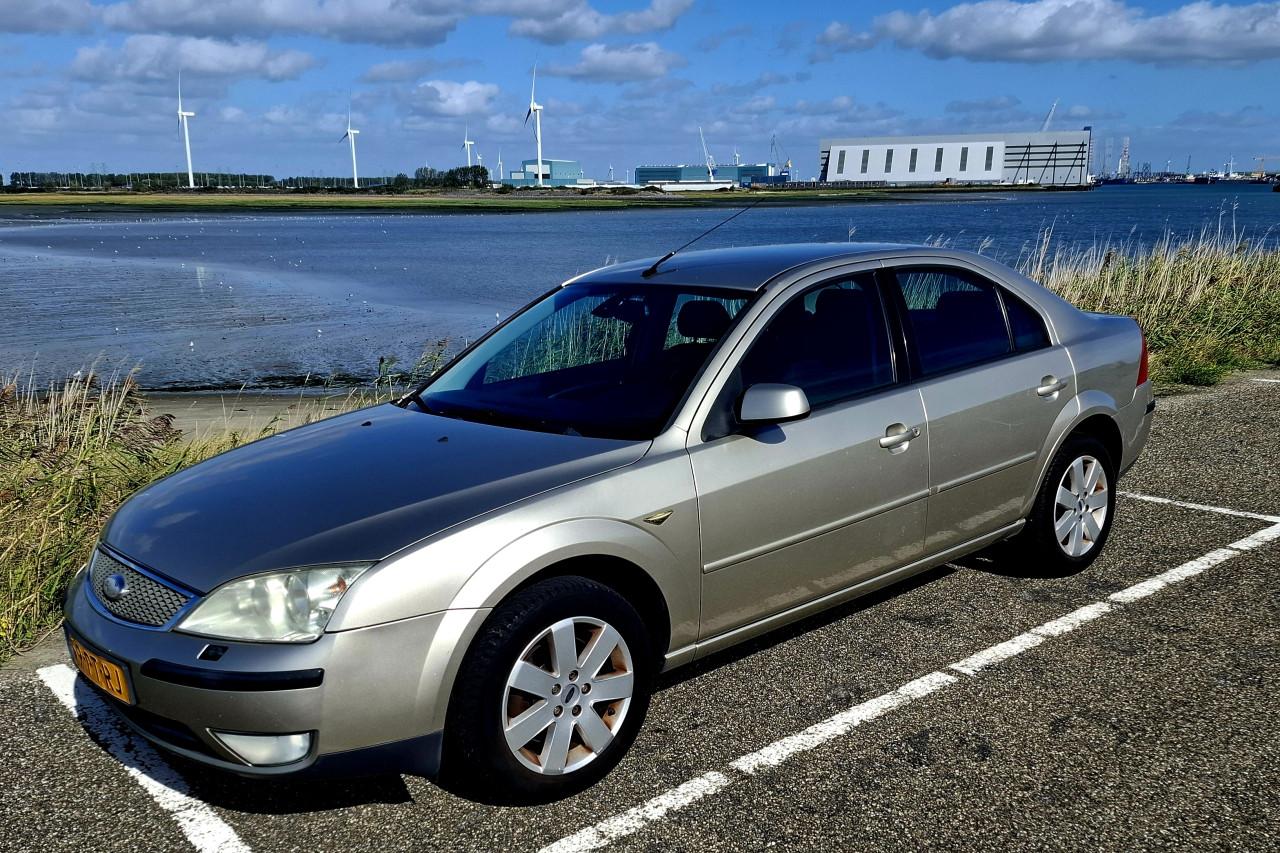 Ford Mondeo Futura 1.8, 2004