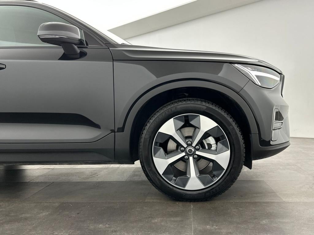 Volvo XC40 b4 194pk plus dark| achteruitrijcamera| trekhaak| adap.cruise