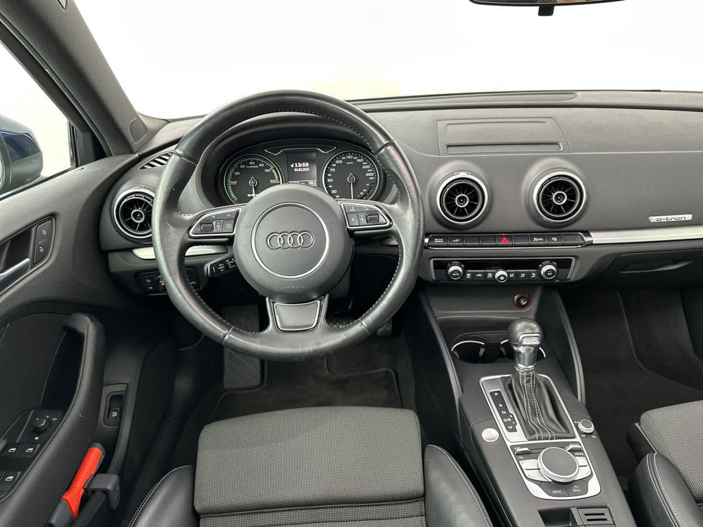 Audi A3 sportback 1.4 e-tron phev s-line pano acc lane