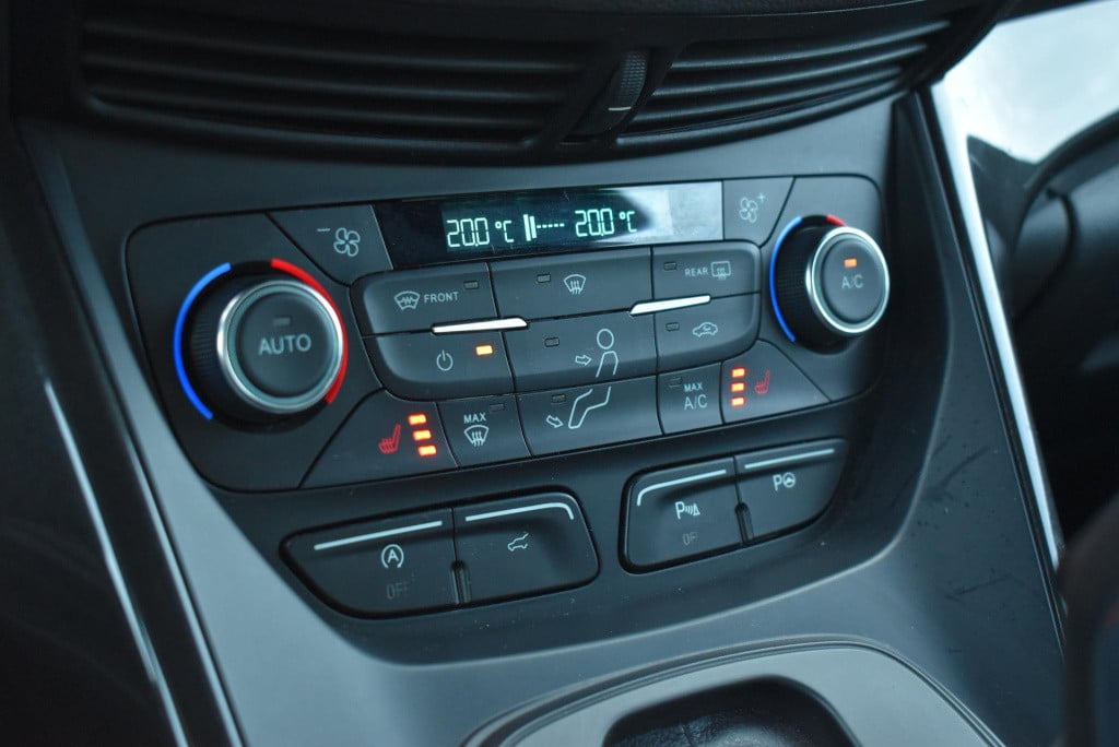 Ford Kuga 1.5 ecoboost st-line | awd | climate control | cruise control | p