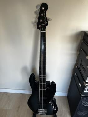 Squier deluxe jazz bas V