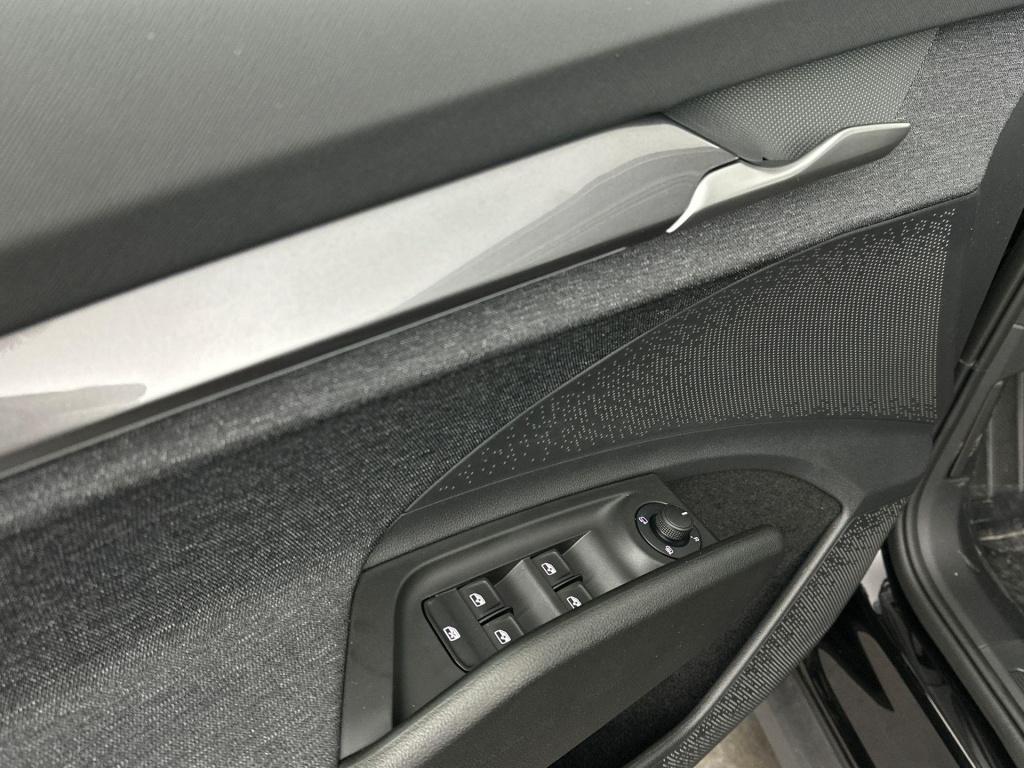 Skoda Elroq business edition elektromotor 150 kw / 204 pk suv