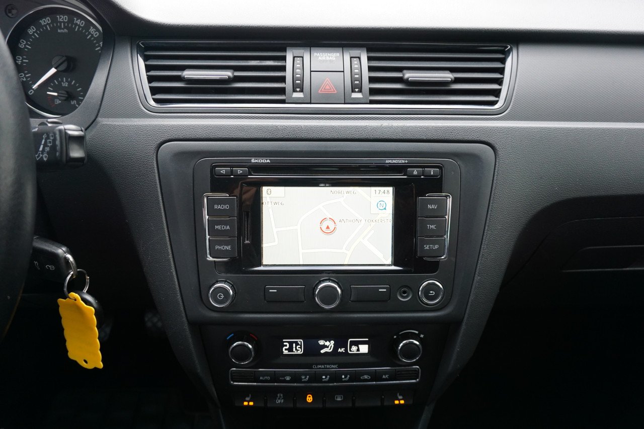 Skoda Rapid, 1.2 TSI Greentech Elegance Businessline / Climate / Navi /