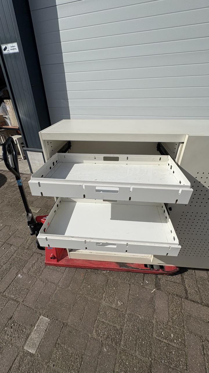 Aukoestische kast archiefkast