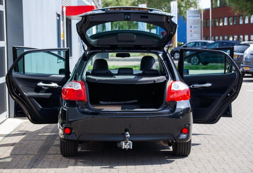 Toyota Auris 1.8 full hybrid executive business