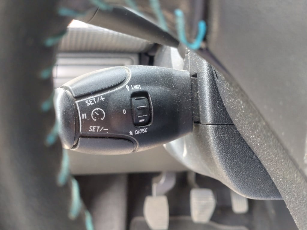 Peugeot 2008 1.2i puretech urban cross