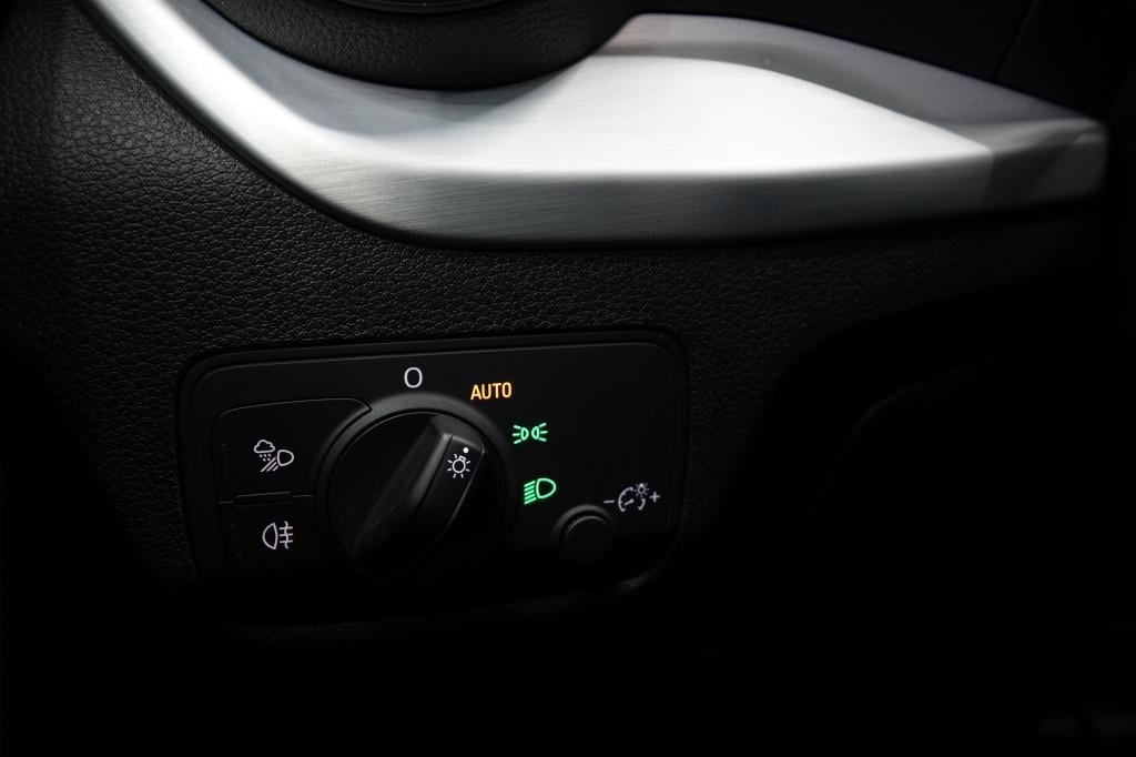 Audi Q2 40 tfsi | s line | pano | pdc | cruise |