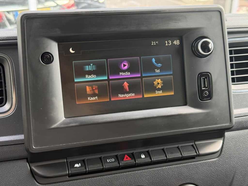 Renault Master t35 2.3 dci 135 l2h2 | trekhaak | navi | carplay | cruisec. 