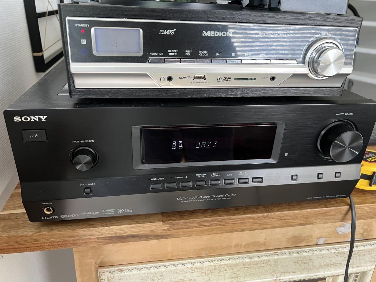 Sony multi channel av receiver & Medion platenspeler