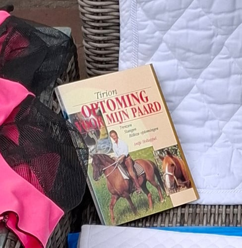 Diverse paardenspullen te koop.
